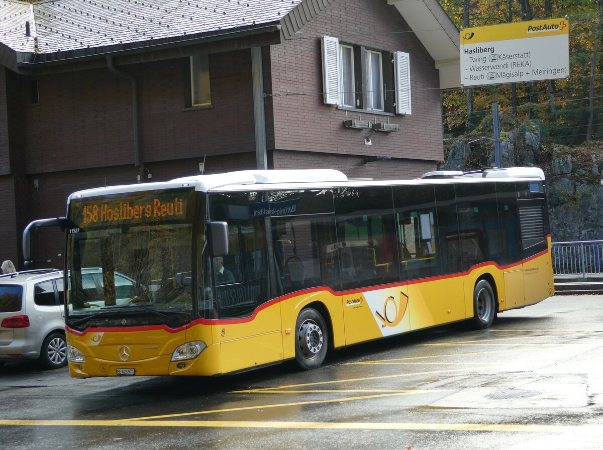 (241'709) - Flck, Brienz - Nr. 7/BE 623'971 - Mercedes am 22. Oktober 2022 auf dem Brnigpass