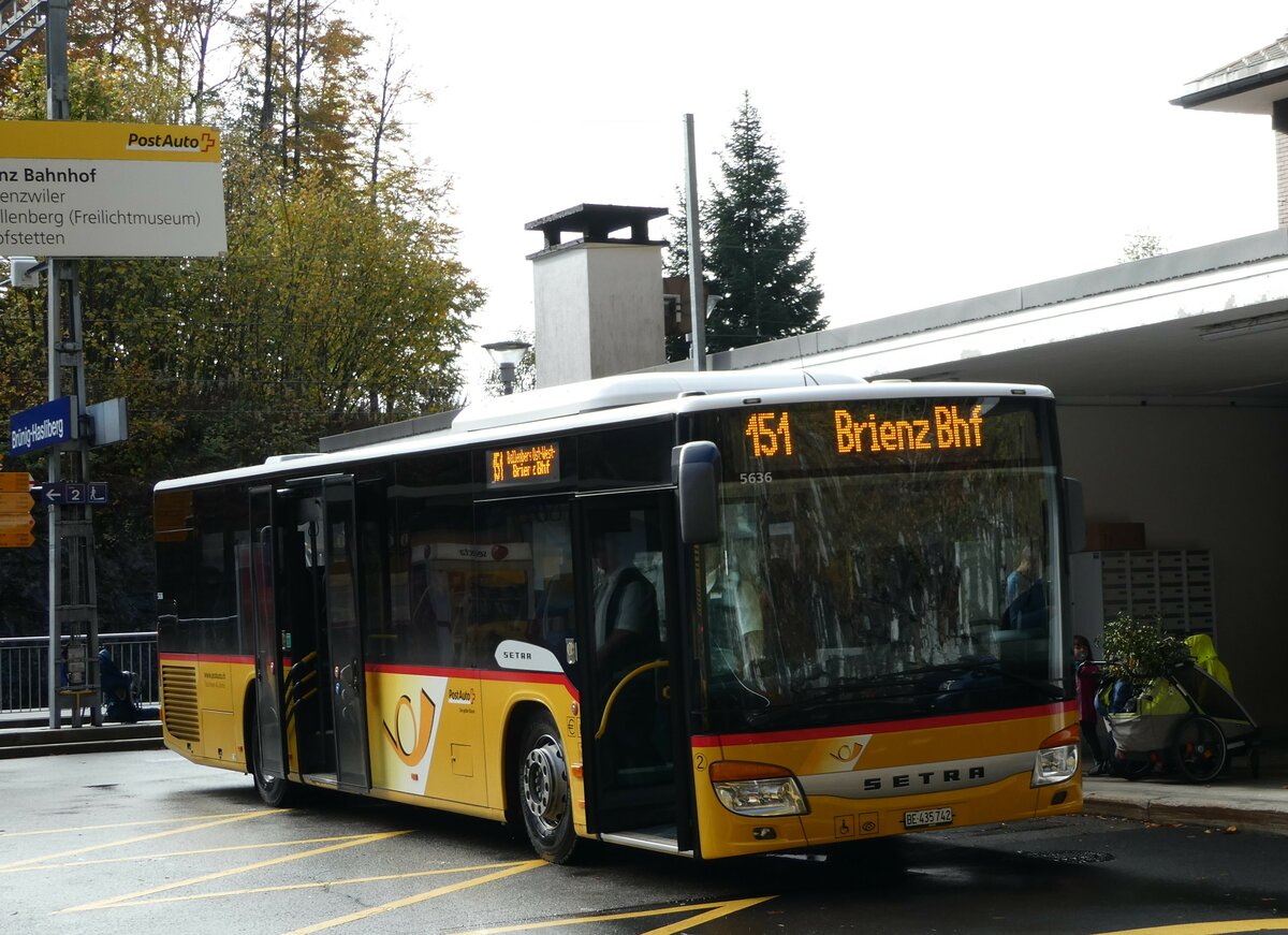 (241'712) - Flck, Brienz - Nr. 2/BE 435'742 - Setra am 22. Oktober 2022 auf dem Brnigpass