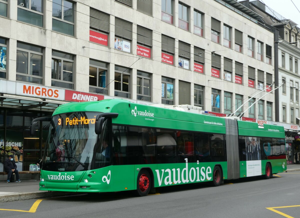 (241'928) - VB Biel - Nr. 98 - Hess/Hess Gelenktrolleybus am 29. Oktober 2022 in Biel, Guisanplatz