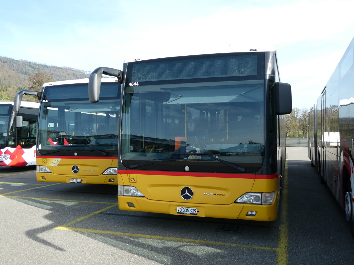 (241'933) - CarPostal Ouest - VD 335'339 - Mercedes am 29. Oktober 2022 in Develier, Parkplatz