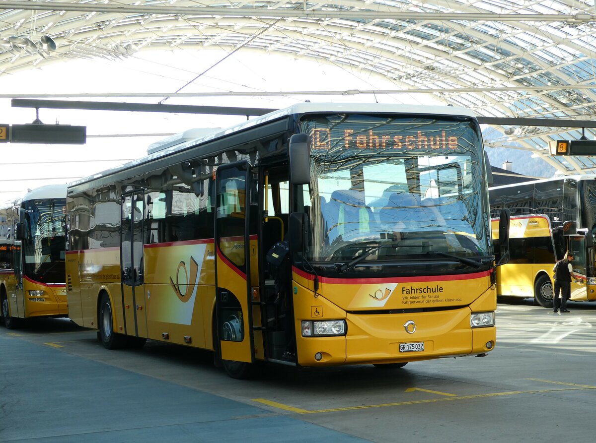 (242'304) - PostAuto Graubnden - GR 175'032 - Irisbus (ex PostAuto Bern) am 8. November 2022 in Chur, Postautostation