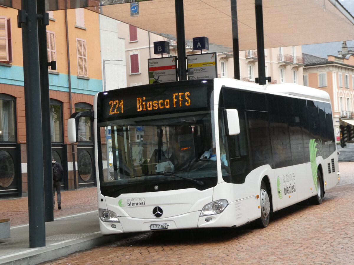 (242'716) - ABl Biasca - Nr. 22/TI 231'022 - Mercedes am 15. November 2022 beim Bahnhof Bellinzona