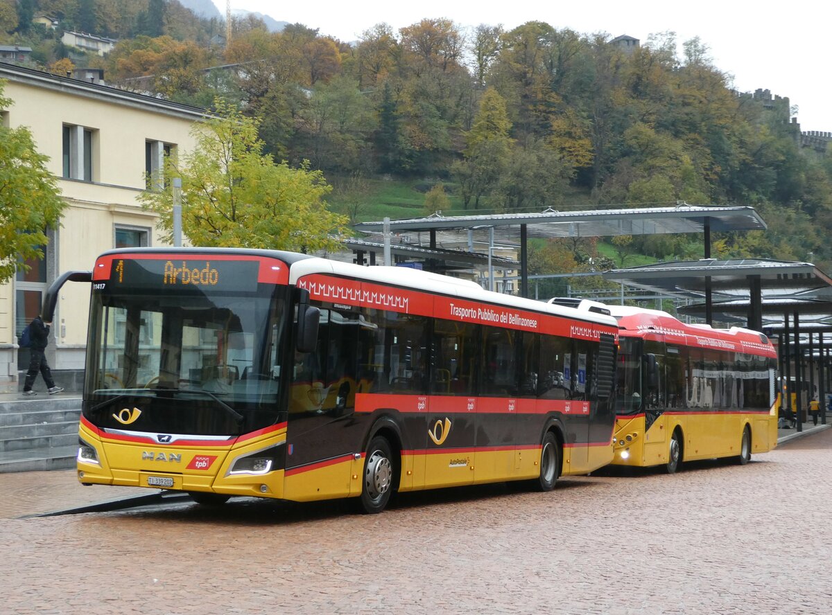 (242'729) - AutoPostale Ticino - TI 339'202 - MAN am 15. November 2022 beim Bahnhof Bellinzona