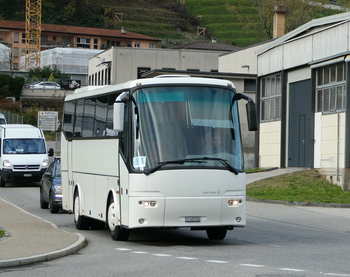 (242'929) - ??? - TI 125'722 - Bova am 17. November 2022 in Barbengo, Via dei Balconi