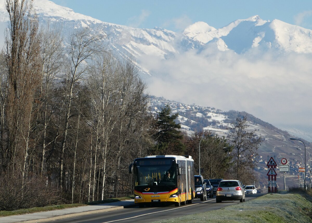 (243'752) - PostAuto Wallis - Nr. 83/VS 548'723 - MAN am 11. Dezember 2022 in Bramois, La Borgne