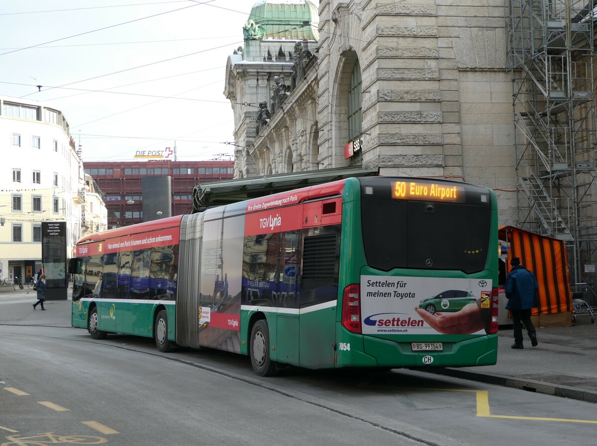 (243'823) - BVB Basel - Nr. 7054/BS 99'354 - Mercedes am 12. Dezember 2022 beim Bahnhof Basel