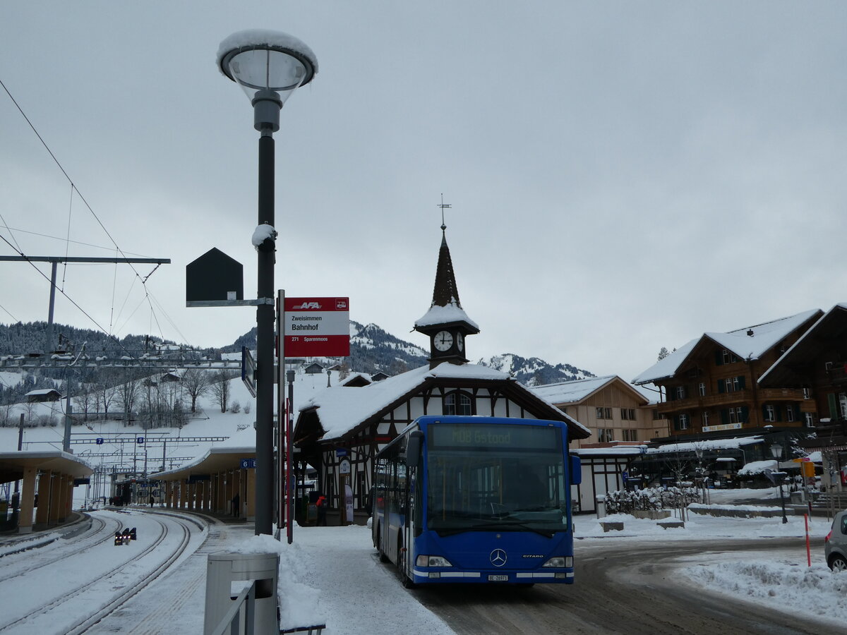 (243'850) - Tritten, Zweisimmen - BE 26'971 - Mercedes (ex BE 633'034; ex AFA Adelboden Nr. 94) am 13. Dezember 2022 beim Bahnhof Zweisimmen