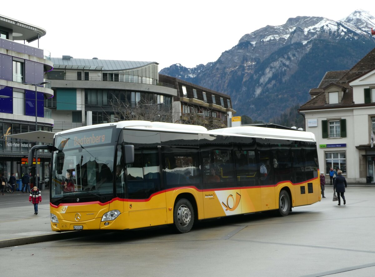 (244'300) - PostAuto Bern - BE 610'546 - Mercedes am 31. Dezember 2022 beim Bahnhof Interlaken West