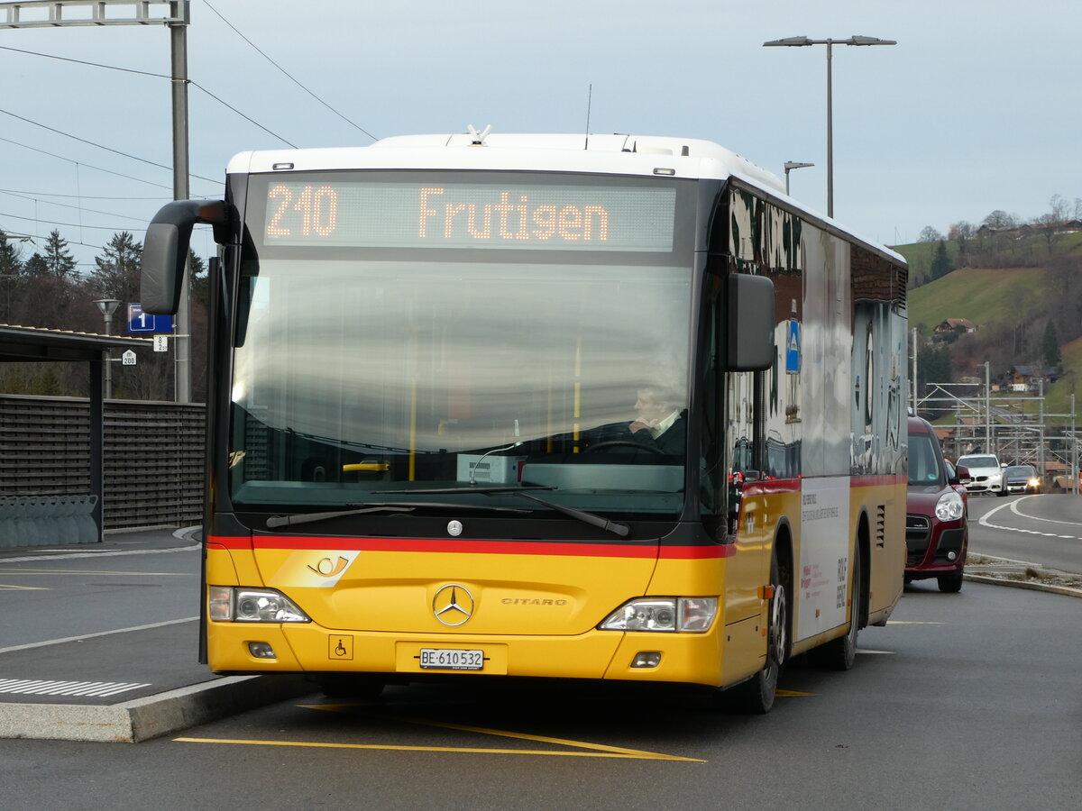 (244'315) - PostAuto Bern - BE 610'532 - Mercedes am 31. Dezember 2022 beim Bahnhof Reichenbach