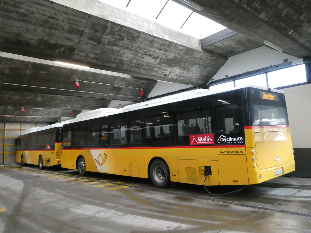 (244'353) - PostAuto Wallis - VS 477'211/PID 10'839 - Ebusco am 1. Januar 2023 in Saas-Fee, Busterminal