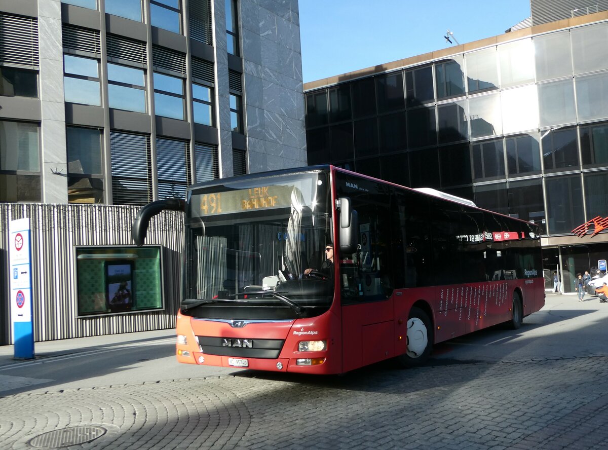 (244'355) - Ruffiner, Turtmann - VS 95'740 - MAN am 1. Januar 2023 beim Bahnhof Visp