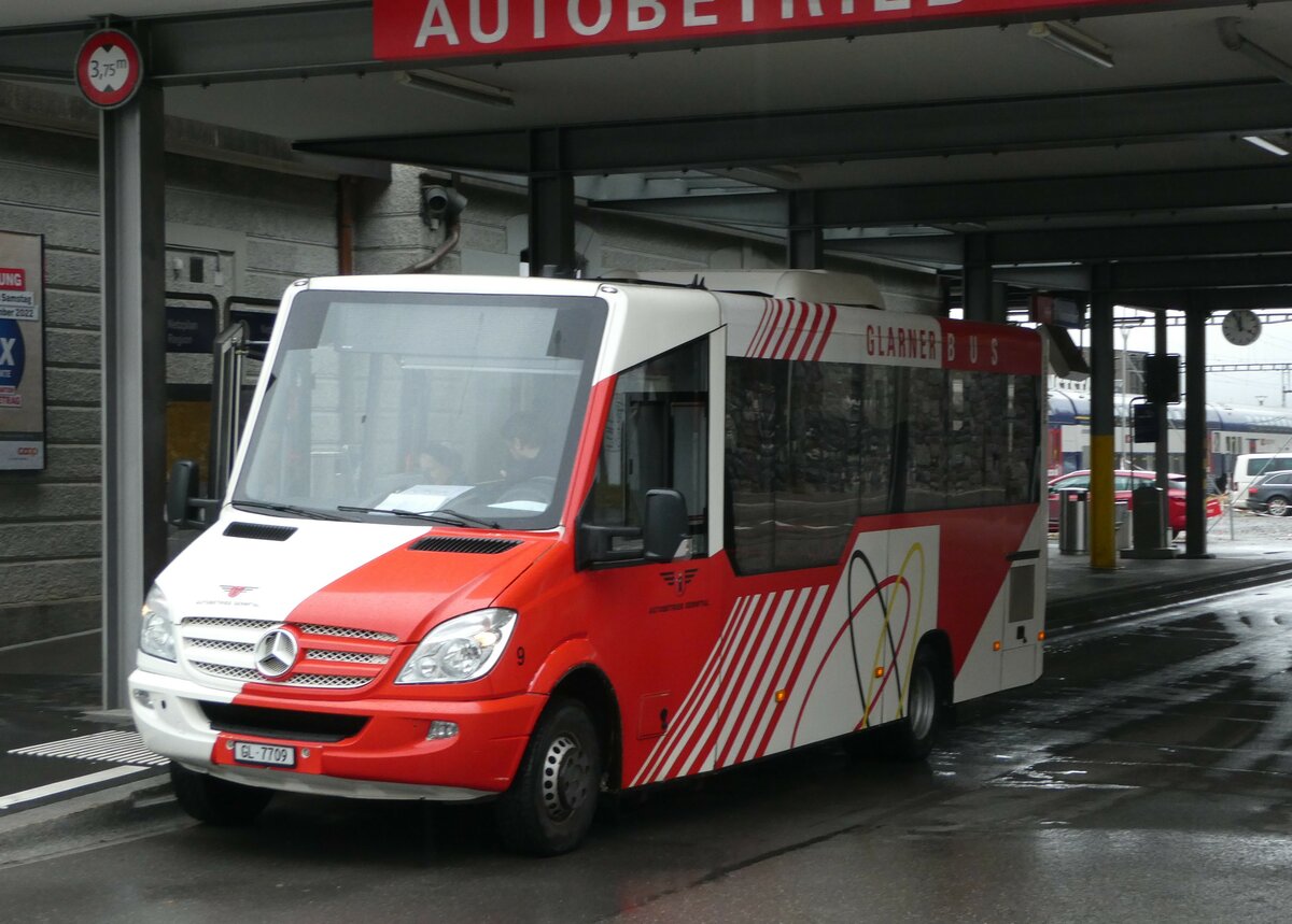 (244'413) - AS Engi - Nr. 9/GL 7709 - Mercedes/Kutsenits am 3. Januar 2023 beim Bahnhof Schwanden