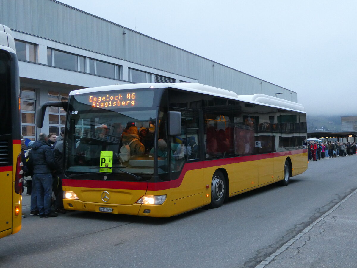 (244'520) - Engeloch, Riggisberg - Nr. 14/BE 671'028/PID 5065 - Mercedes am 7. Januar 2023 beim Bahnhof Frutigen