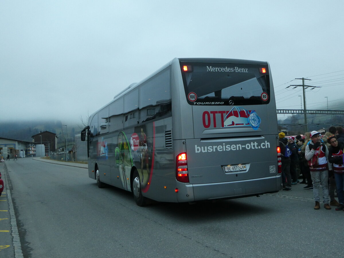 (244'529) - Ott, Steffisburg - BE 657'249 - Mercedes am 7. Januar 2023 beim Bahnhof Frutigen