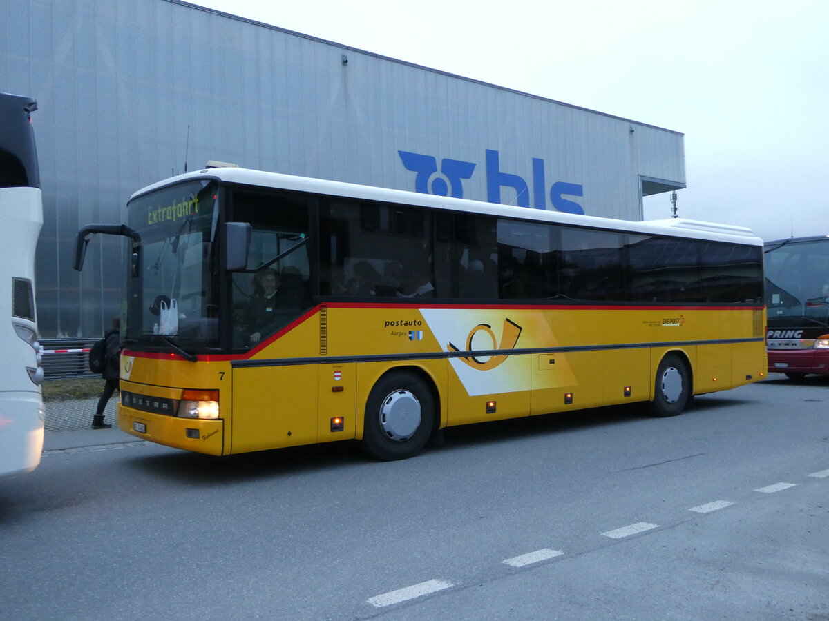 (244'539) - Tschannen, Zofingen - Nr. 7/AG 14'483/PID 90 - Setra am 7. Januar 2023 beim Bahnhof Frutigen