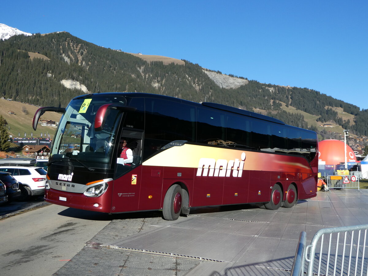 (244'615) - Marti, Kallnach - Nr. 17/BE 572'217 - Setra am 7. Januar 2023 in Adelboden, Weltcup