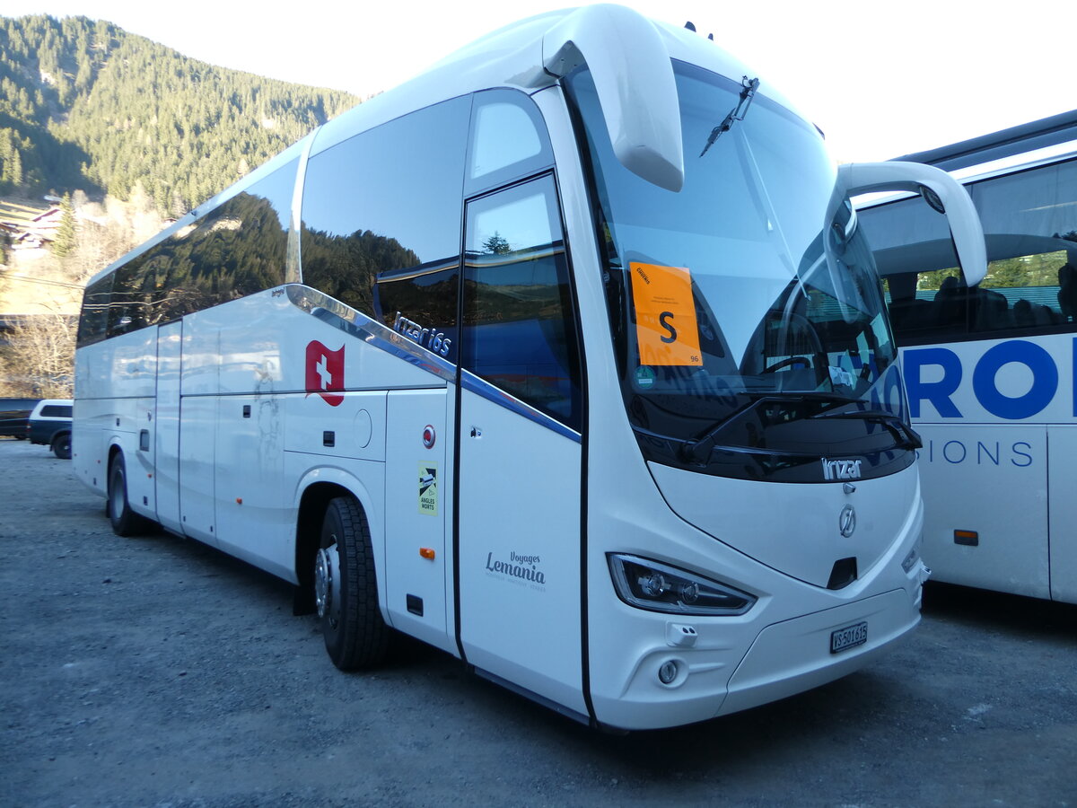 (244'805) - Lmania, Montreux - VS 501'615 - Irizar (Vorfhrfahrzeug Visa) am 7. Januar 2023 in Adelboden, ASB