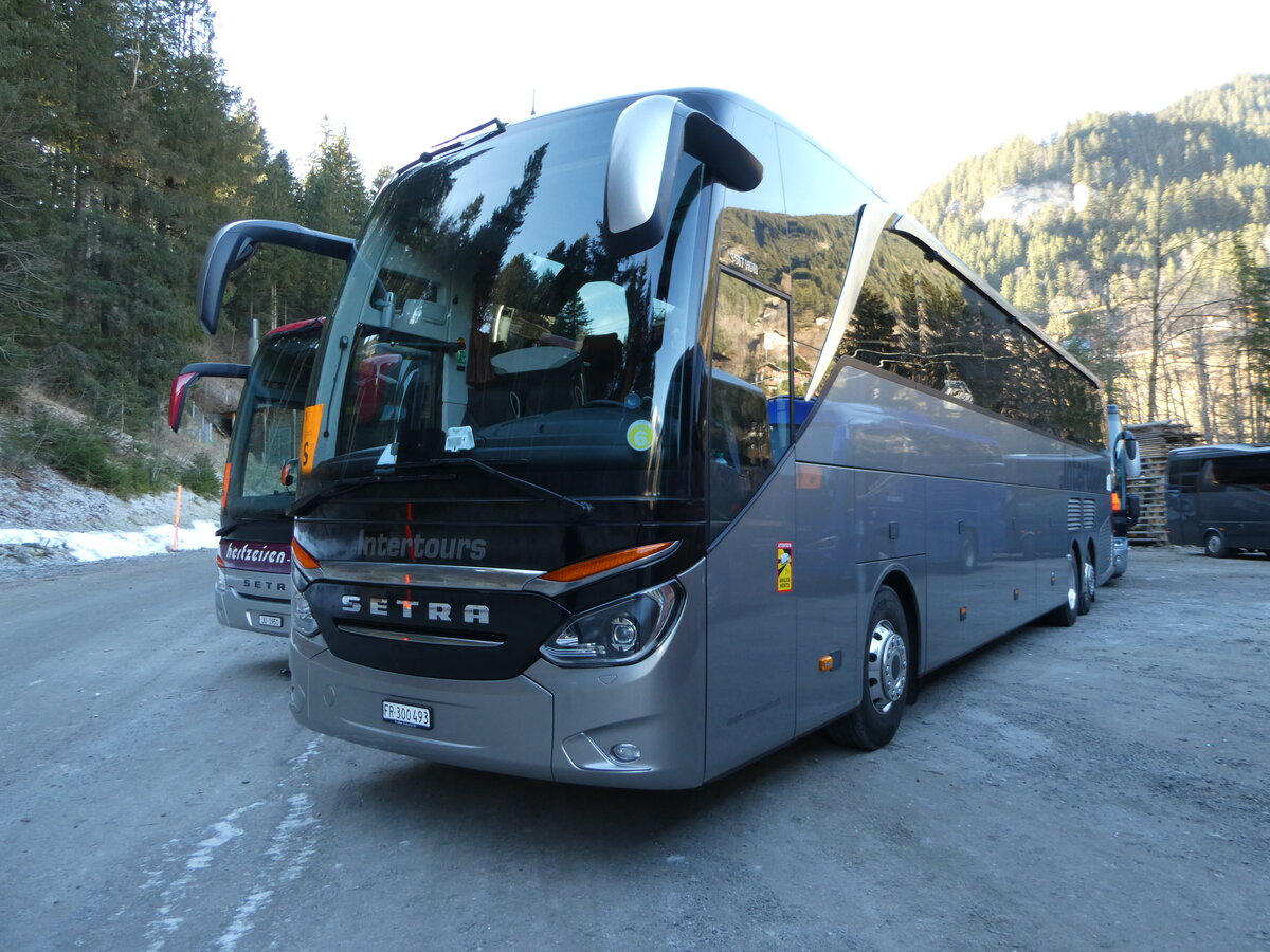 (244'817) - Intertours, Domdidier - FR 300'493 - Setra am 7. Januar 2023 in Adelboden, ASB