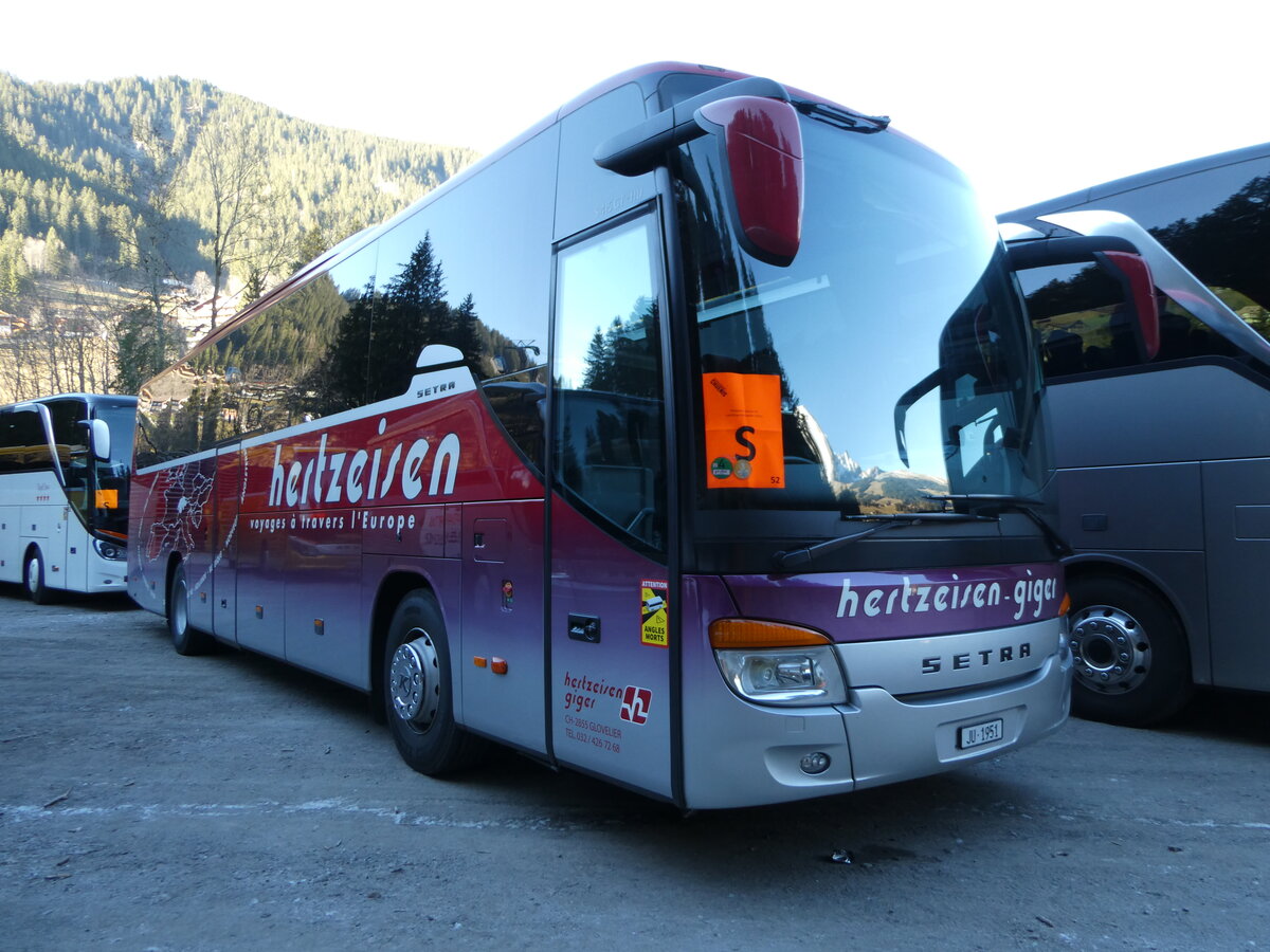 (244'819) - Hertzeisen, Glovelier - JU 1951 - Setra am 7. Januar 2023 in Adelboden, ASB