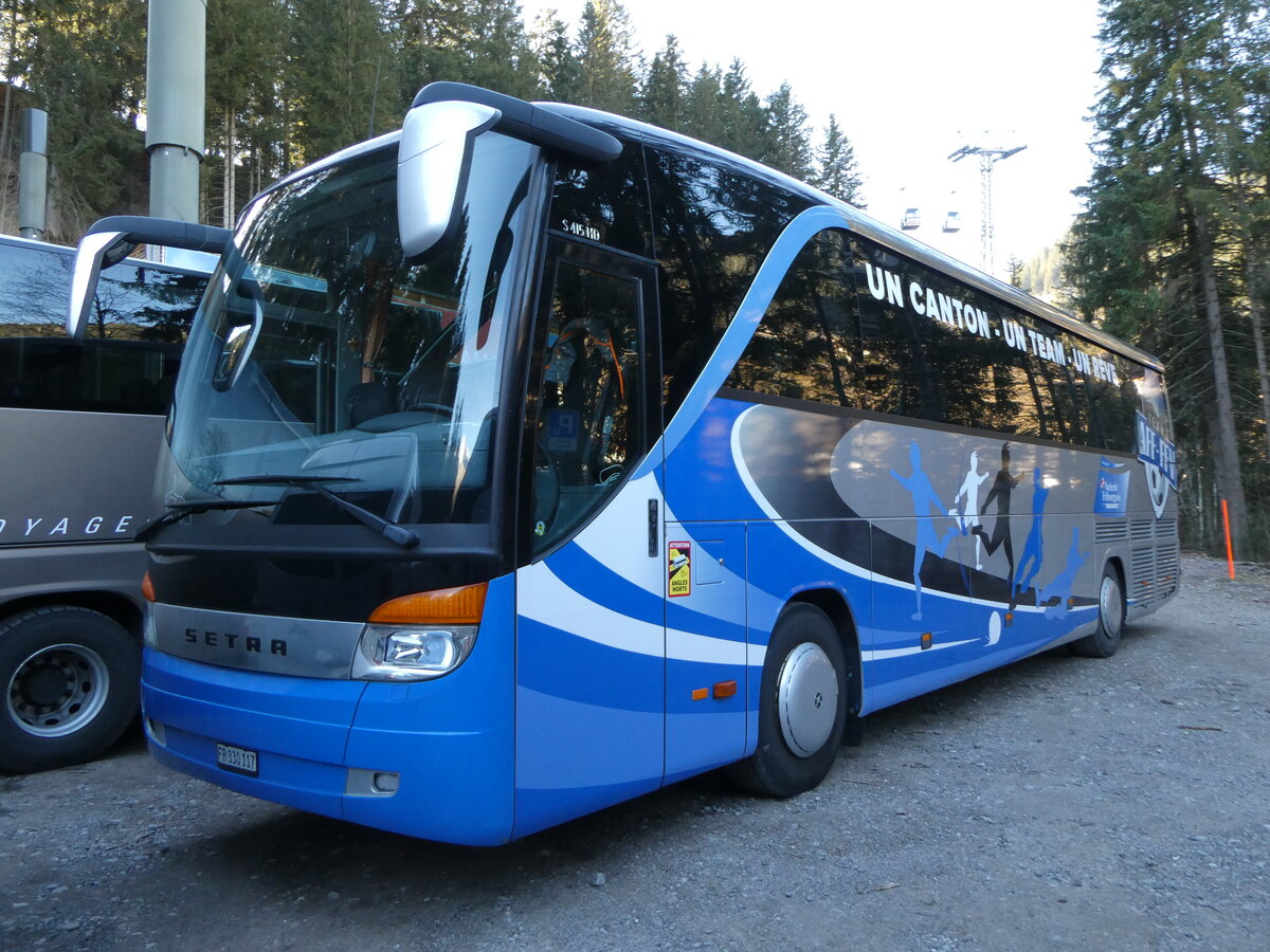 (244'831) - liane, Botterens - FR 330'117 - Setra am 7. Januar 2023 in Adelboden, ASB