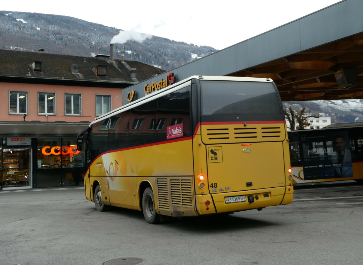 (244'952) - PostAuto Wallis - Nr. 48/VS 536'939/PID 5478 - MAN/Beulas (ex TMR Martigny Nr. 125) am 11. Januar 2023 beim Bahnhof Sion