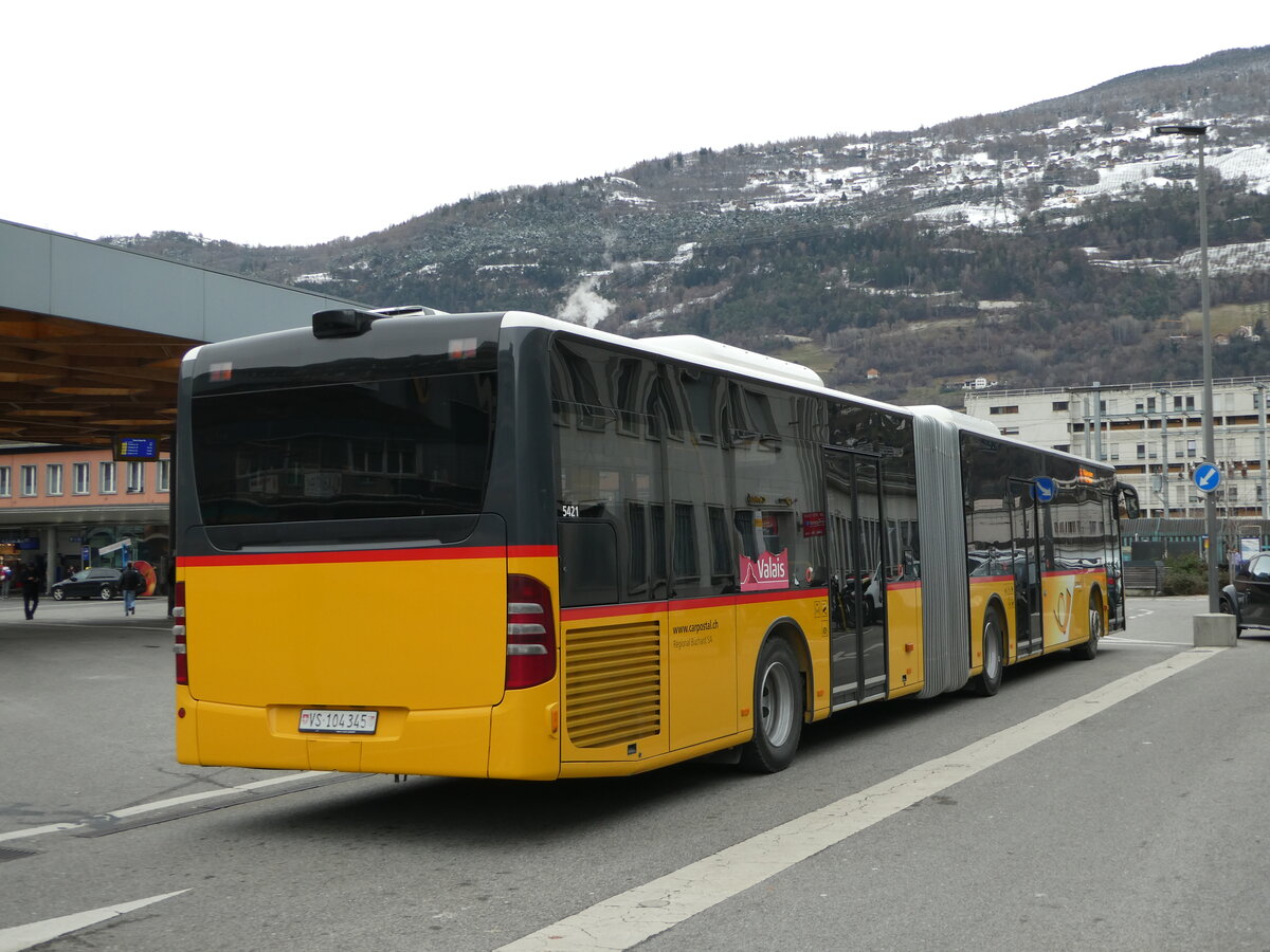 (244'963) - Buchard, Leytron - VS 104'345/PID 5421 - Mercedes am 11. Januar 2023 beim Bahnhof Sion