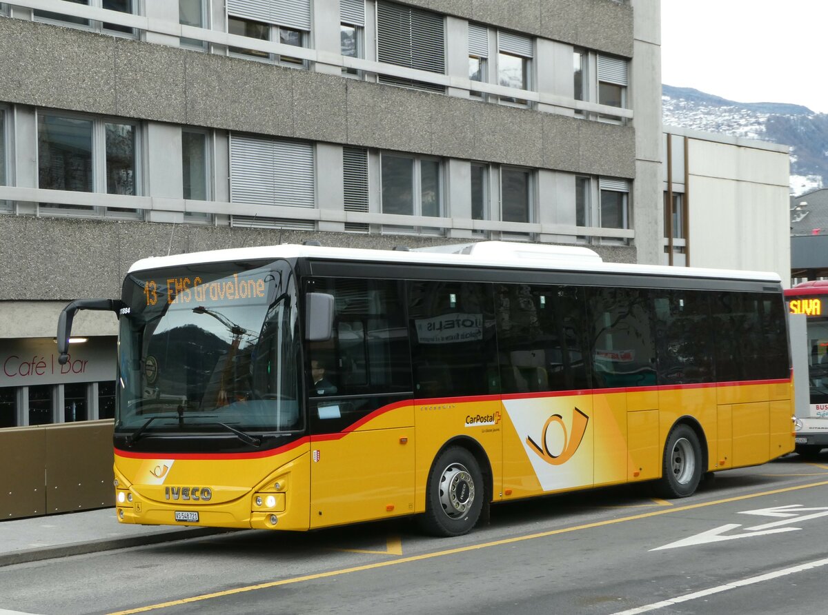 (244'967) - PostAuto Wallis - Nr. 81/VS 548'721/PID 11'884 - Iveco am 11. Januar 2023 beim Bahnhof Sion