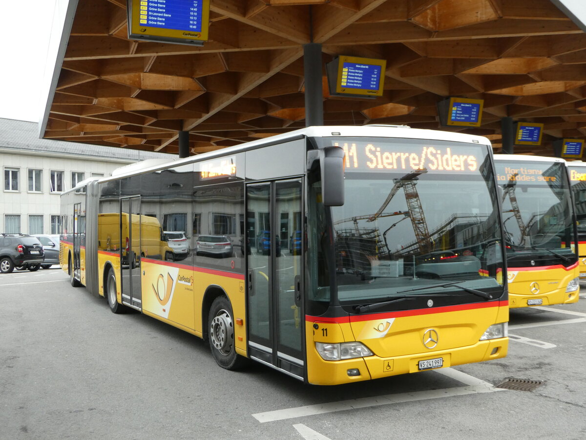 (244'984) - PostAuto Wallis - Nr. 11/VS 241'997/PID 5152 - Mercedes am 11. Januar 2023 beim Bahnhof Sion