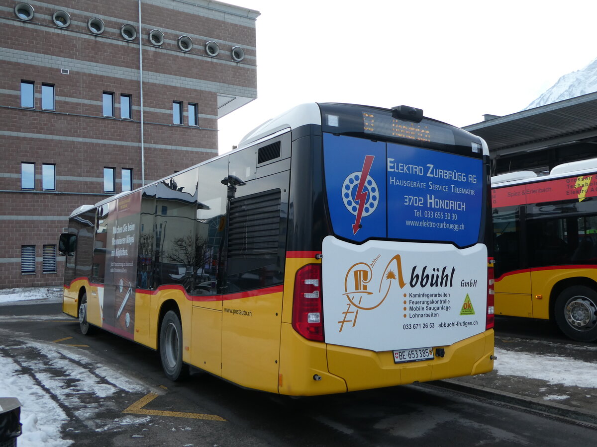 (245'326) - PostAuto Bern - BE 653'385/PID 11'683 - Mercedes am 24. Januar 2023 beim Bahnhof Spiez