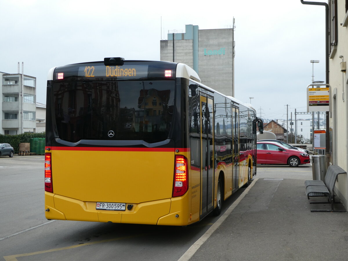 (245'461) - Wieland, Murten - Nr. 118/FR 300'595/PID 11'558 - Mercedes am 28. Januar 2023 beim Bahnhof Kerzers