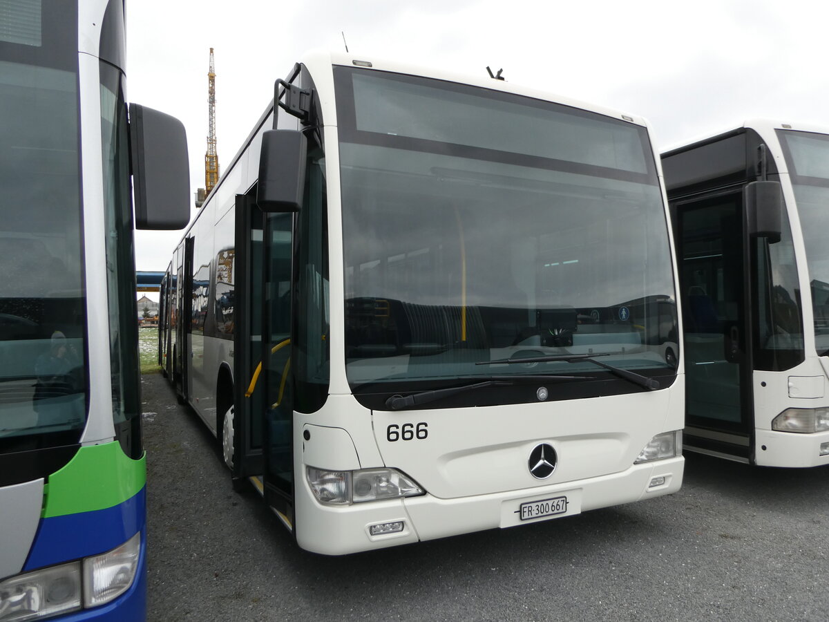 (245'509) - Intertours, Domdidier - Nr. 666/FR 300'667 - Mercedes (ex STI Thun Nr. 137) am 28. Januar 2023 in Domdidier, Garage