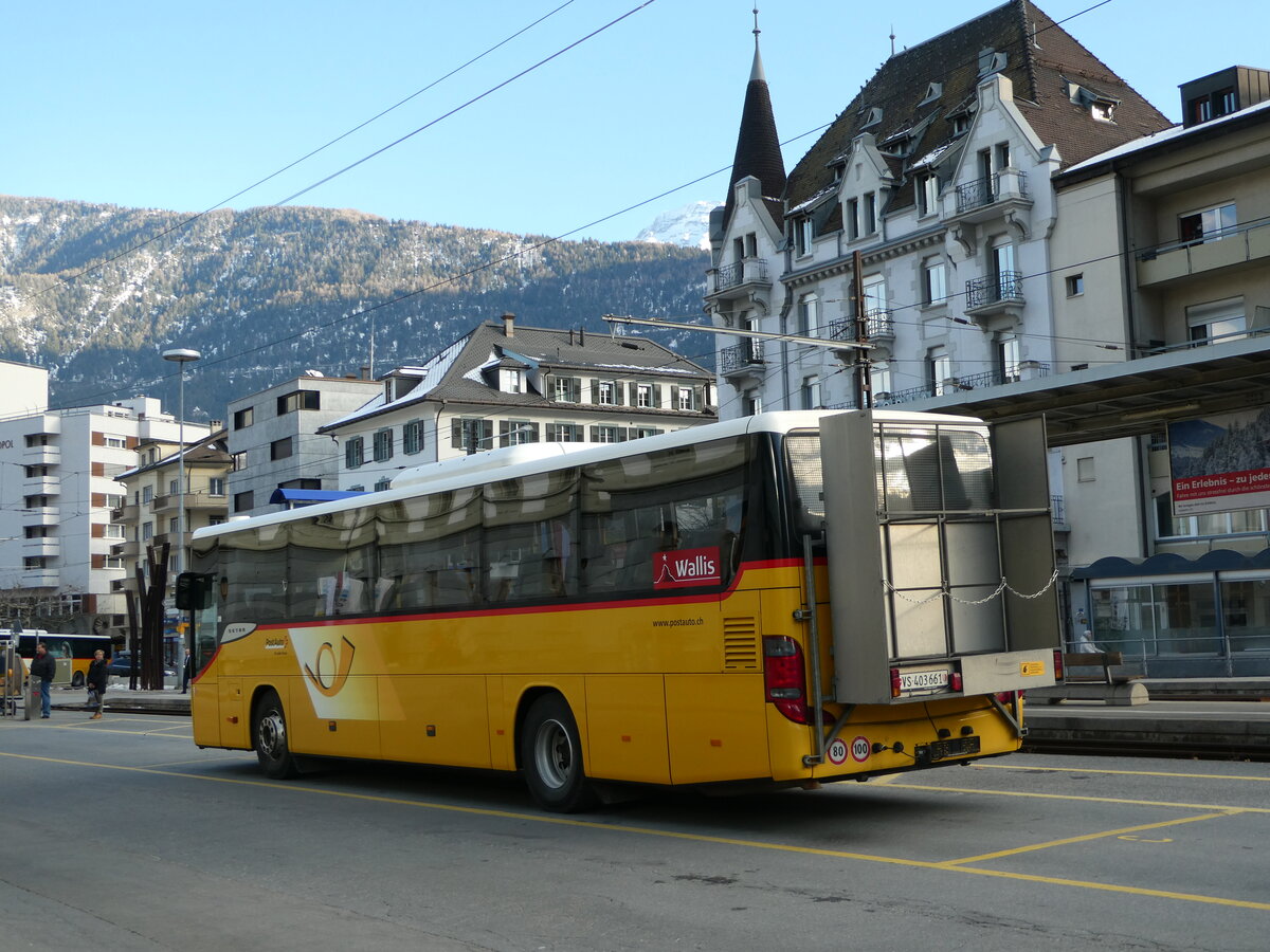 (245'604) - PostAuto Wallis - VS 403'661/PID 5621 - Setra am 31. Januar 2023 beim Bahnhof Brig