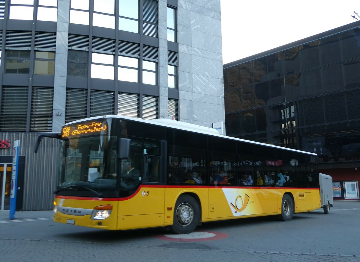 (246'007) - CarPostal Ouest - JU 59'239/PID 5282 - Setra (ex Nr. 23) am 11. Februar 2023 beim Bahnhof Visp