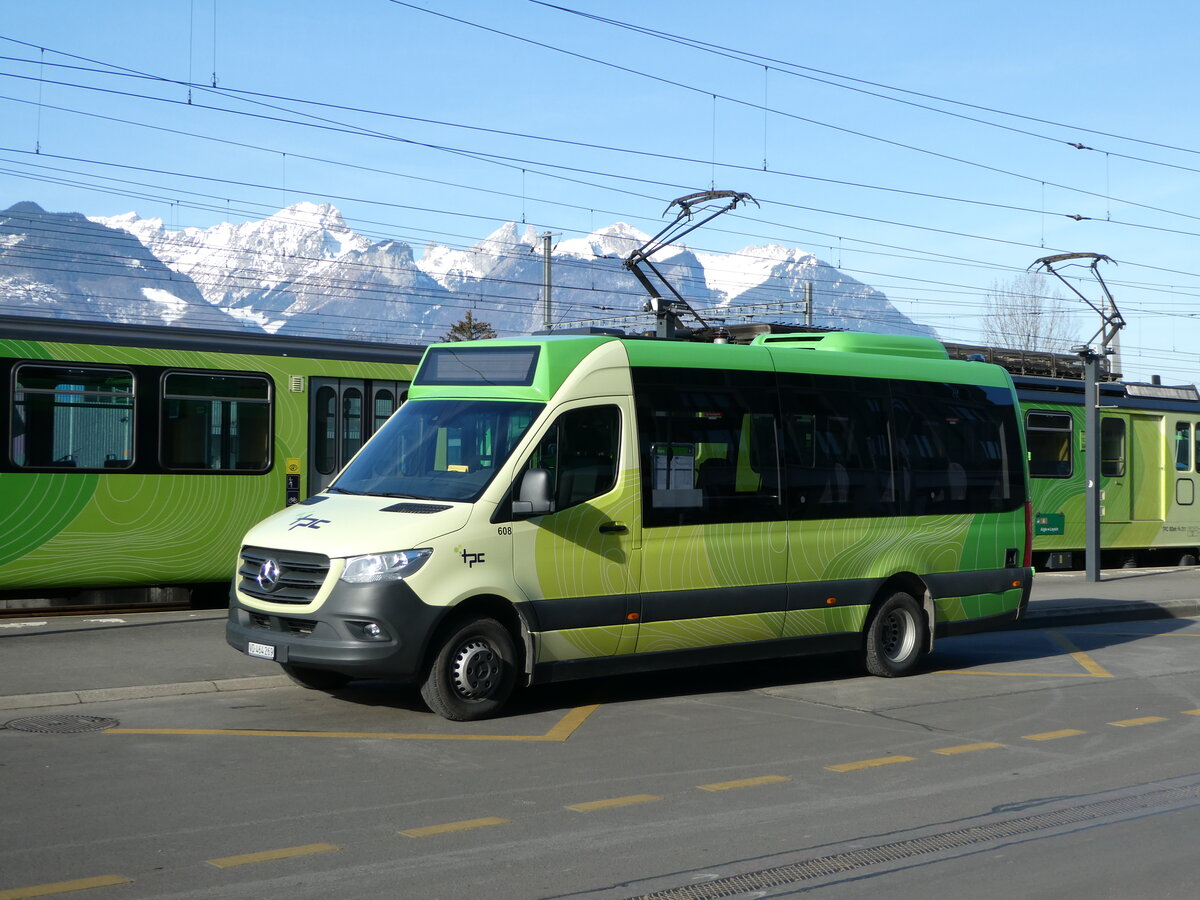 (246'020) - TPC Aigle - Nr. 608/VD 464'269 - Mercedes/ProBus am 11. Februar 2023 beim Bahnhof Aigle