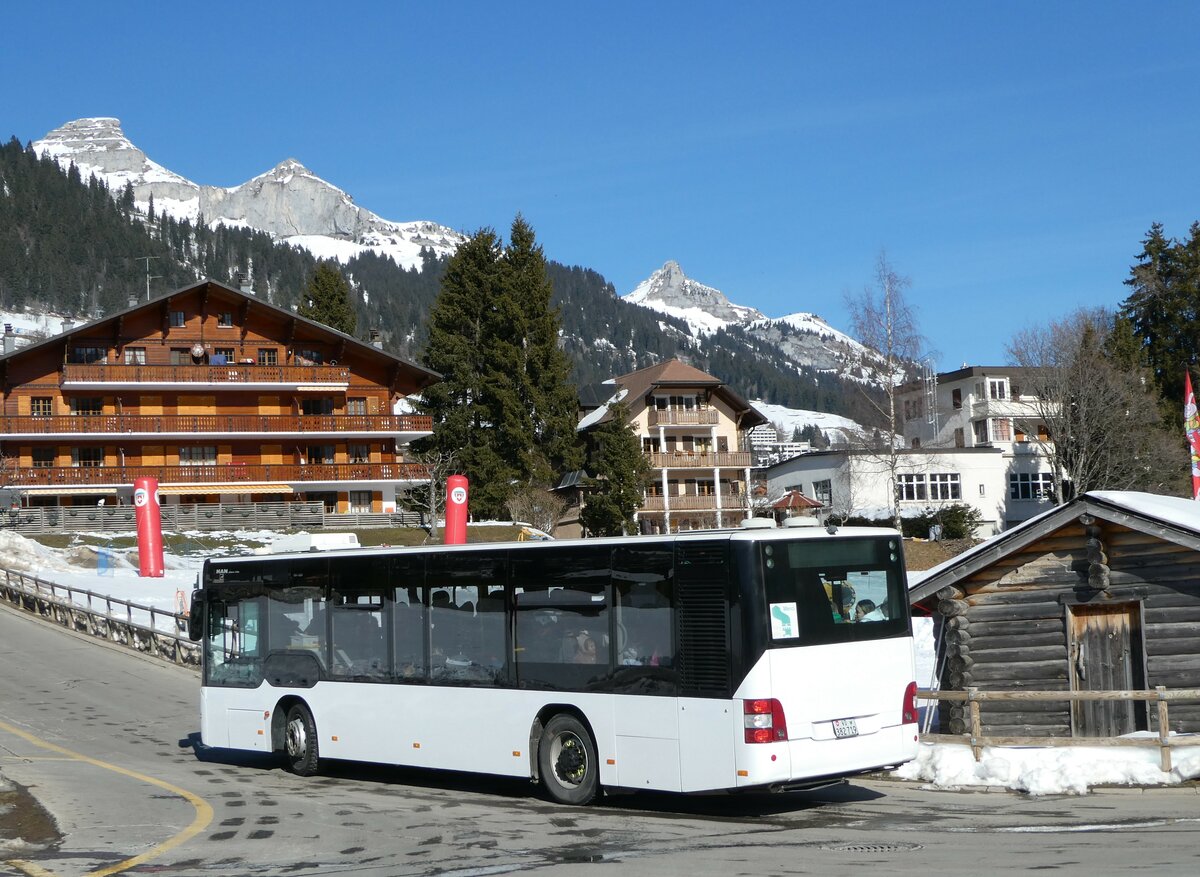 (246'029) - Leysin-Excursions, Leysin - VD 382'719 - MAN/Gppel (ex CarPostal Ouest PID 5028) am 11. Februar 2023 in Leysin, Centre sportif