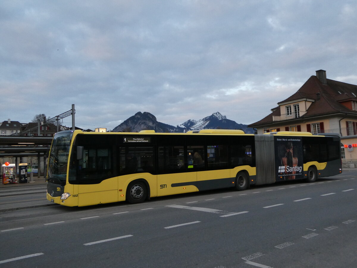 (246'191) - STI Thun - Nr. 182/BE 804'182 - Mercedes am 17. Februar 2023 beim Bahnhof Spiez