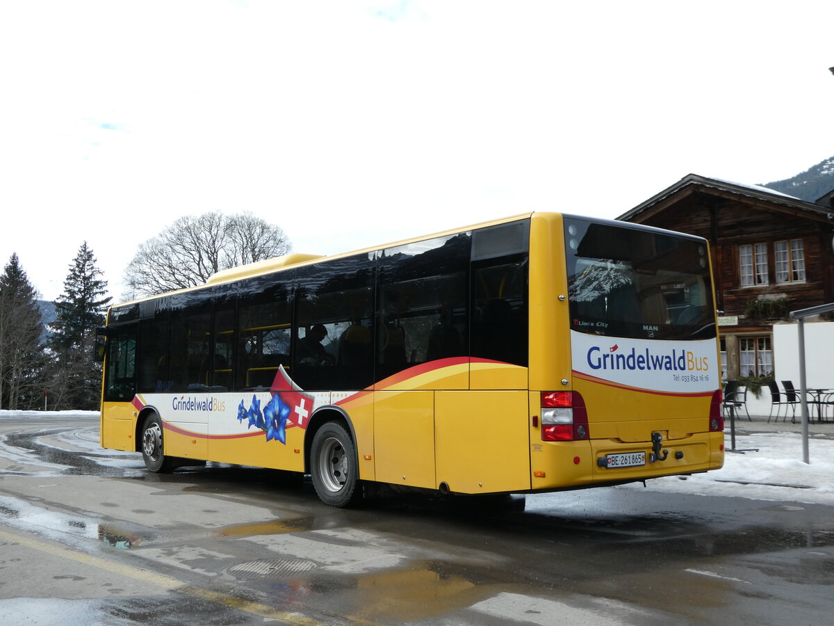 (246'255) - Grindelwaldbus, Grindelwald - Nr. 11/BE 261'865 - MAN/Gppel am 17. Februar 2023 in Grindelwald, Oberer Gletscher