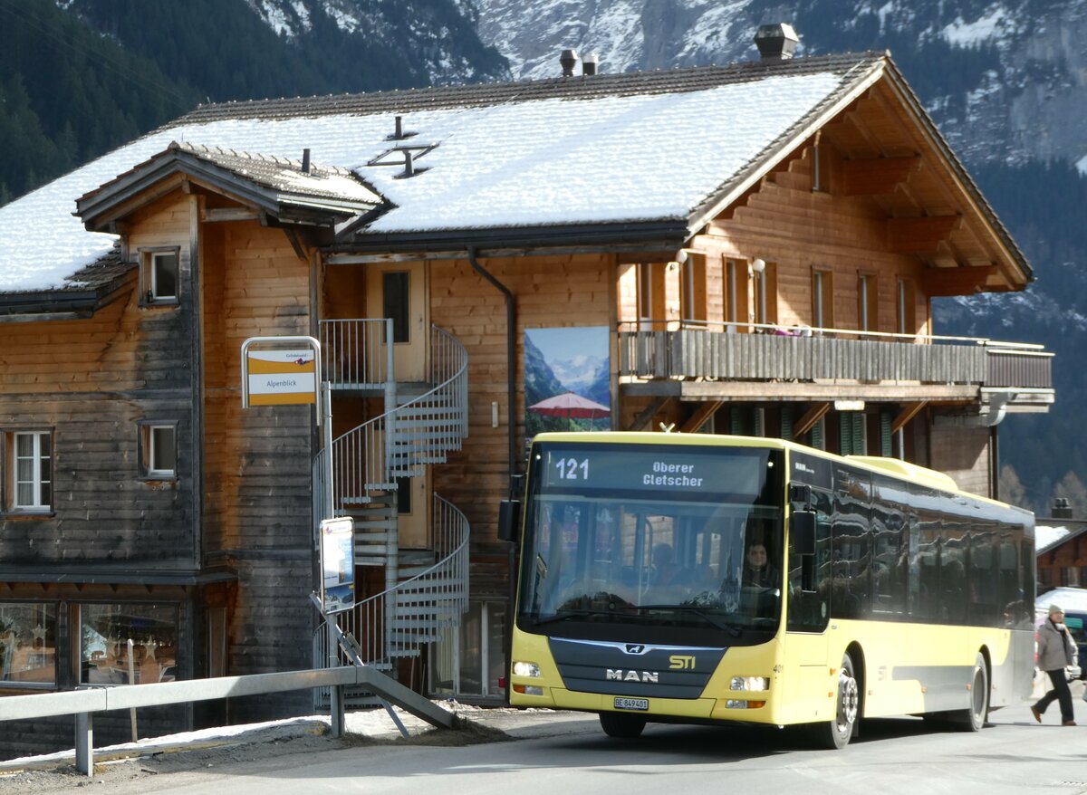 (246'270) - STI Thun - Nr. 401/BE 849'401 - MAN am 17. Februar 2023 in Grindelwald, Alpenblick (Einsatz Grindelwaldbus)