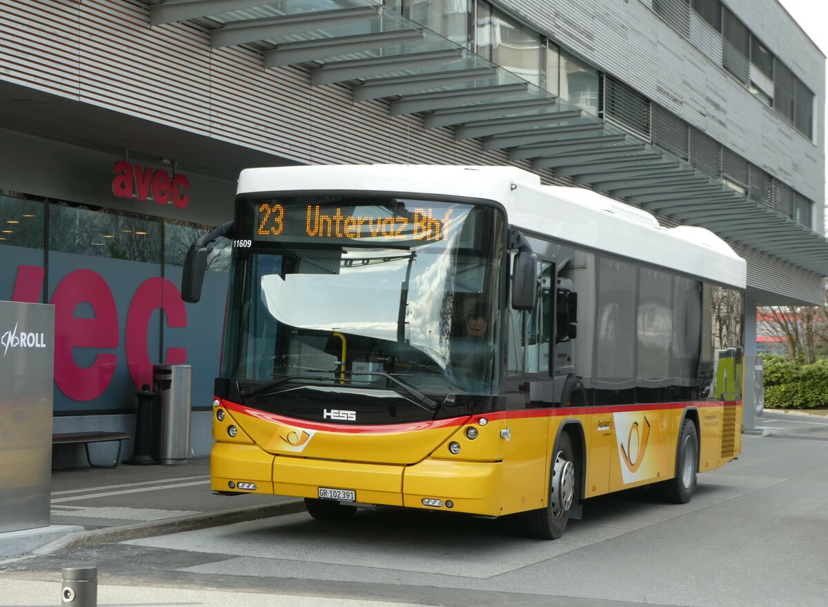 (246'525) - Gessinger, Bad Ragaz - GR 102'391/PID 11'609 - Scania/Hess am 24. Februar 2023 beim Bahnhof Landquart