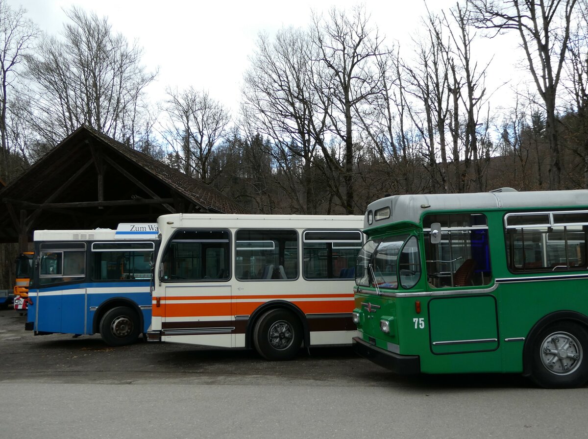 (246'679) - Krauer, Kehrsatz - Volvo/R&J (ex VBL Luzern Nr. 111) + Wegmller, Mnsingen - FBW/R&J (ex Bamert, Wollerau) + BVB Basel (RWB) - Nr. 75 - FBW/FHS am 26. Februar 2023 in Oberburg, Ziegelgut (Teilaufnahme)