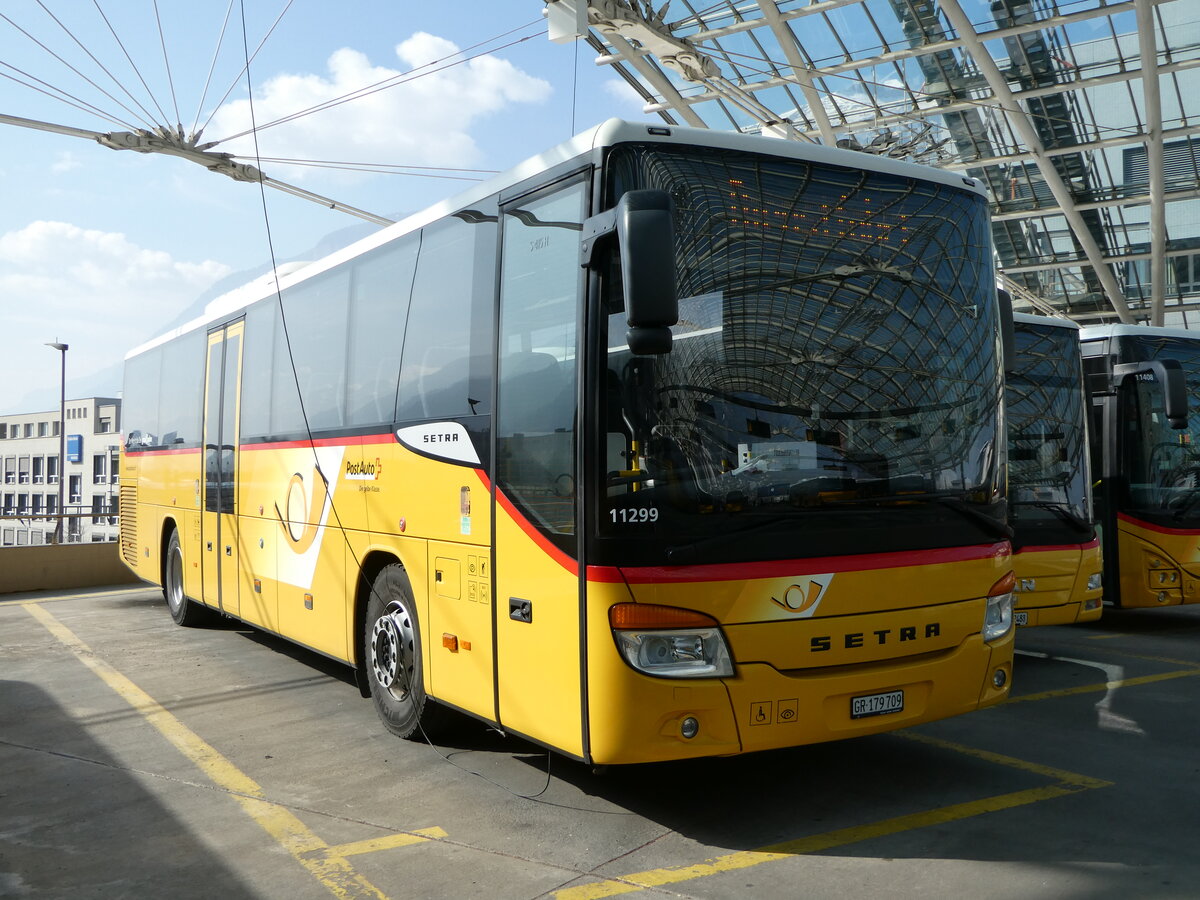 (246'822) - PostAuto Graubnden - GR 179'709/PID 11'299 - Setra am 3. Mrz 2023 in Chur, Postautostation