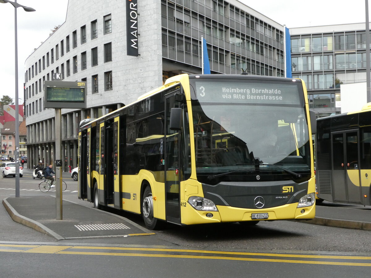 (246'971) - STI Thun - Nr. 412/BE 810'412 - Mercedes am 8. März 2023 beim Bahnhof Thun