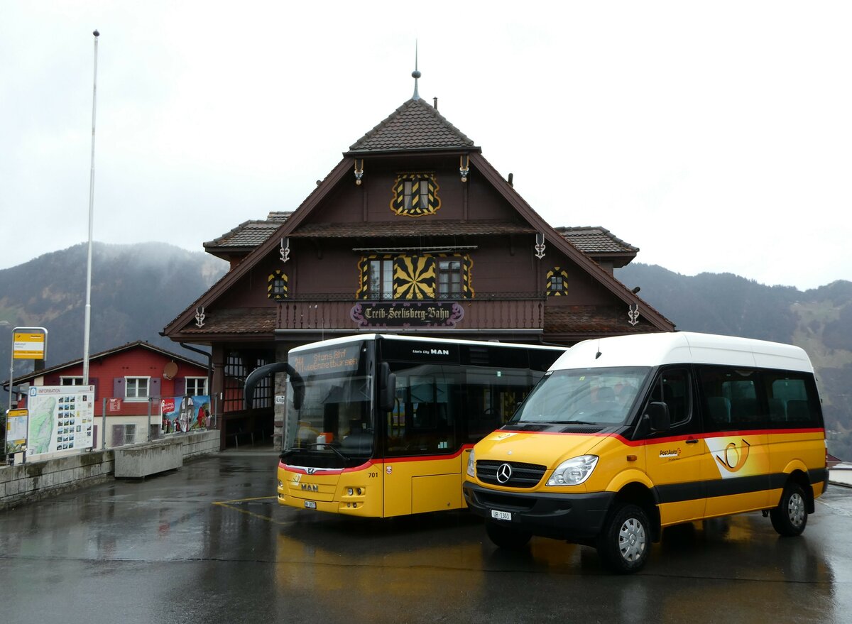 (247'106) - TSB Seelisberg - UR 1303/PID 4836 - Mercedes (ex Schnider, Schpfheim) am 10. Mrz 2023 beim Bahnhof Seelisberg