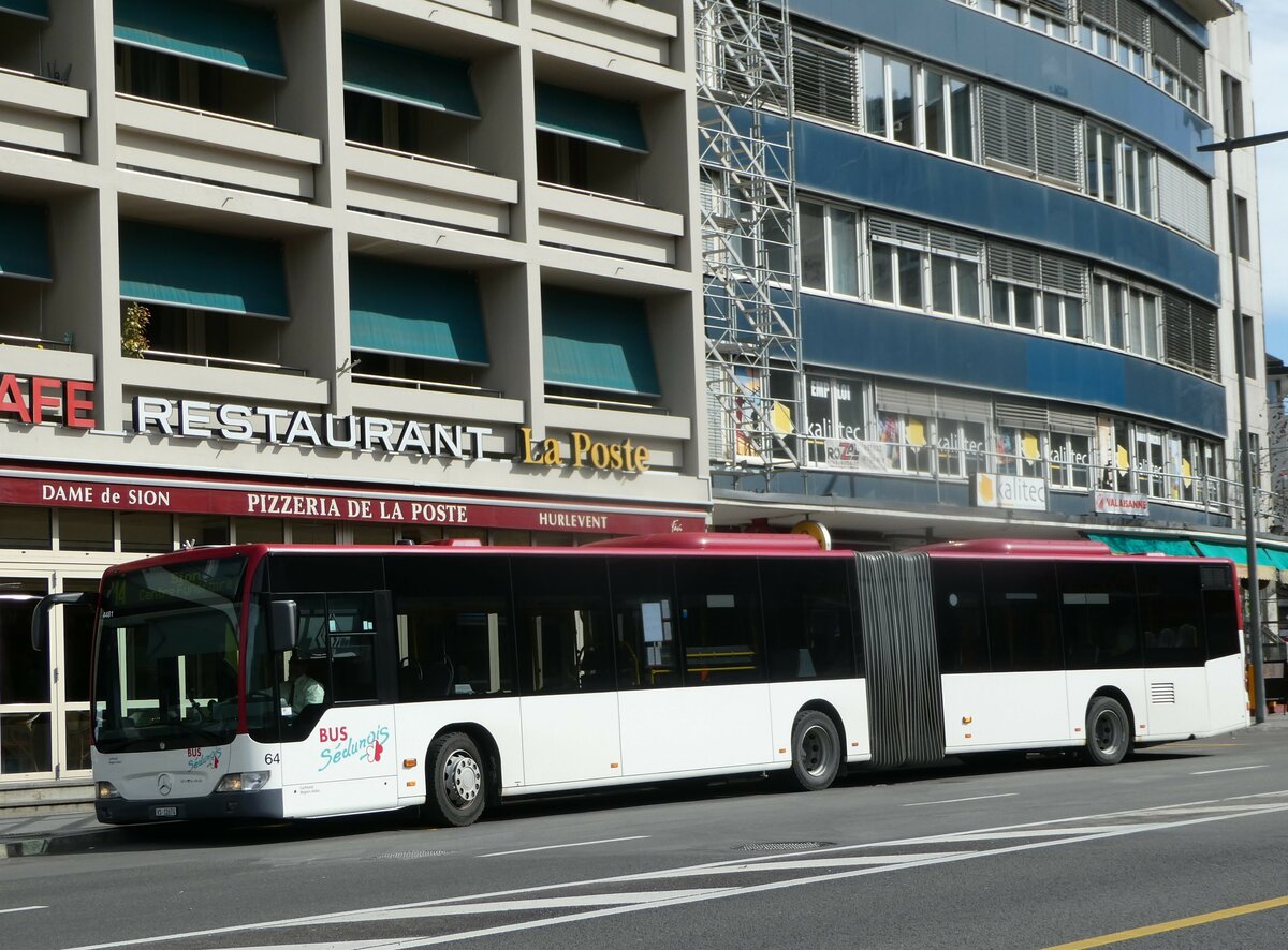 (247'233) - PostAuto Wallis - Nr. 64/VS 12'674/PID 4481 - Mercedes (ex Lathion, Sion Nr. 64) am 16. Mrz 2023 beim Bahnhof Sion