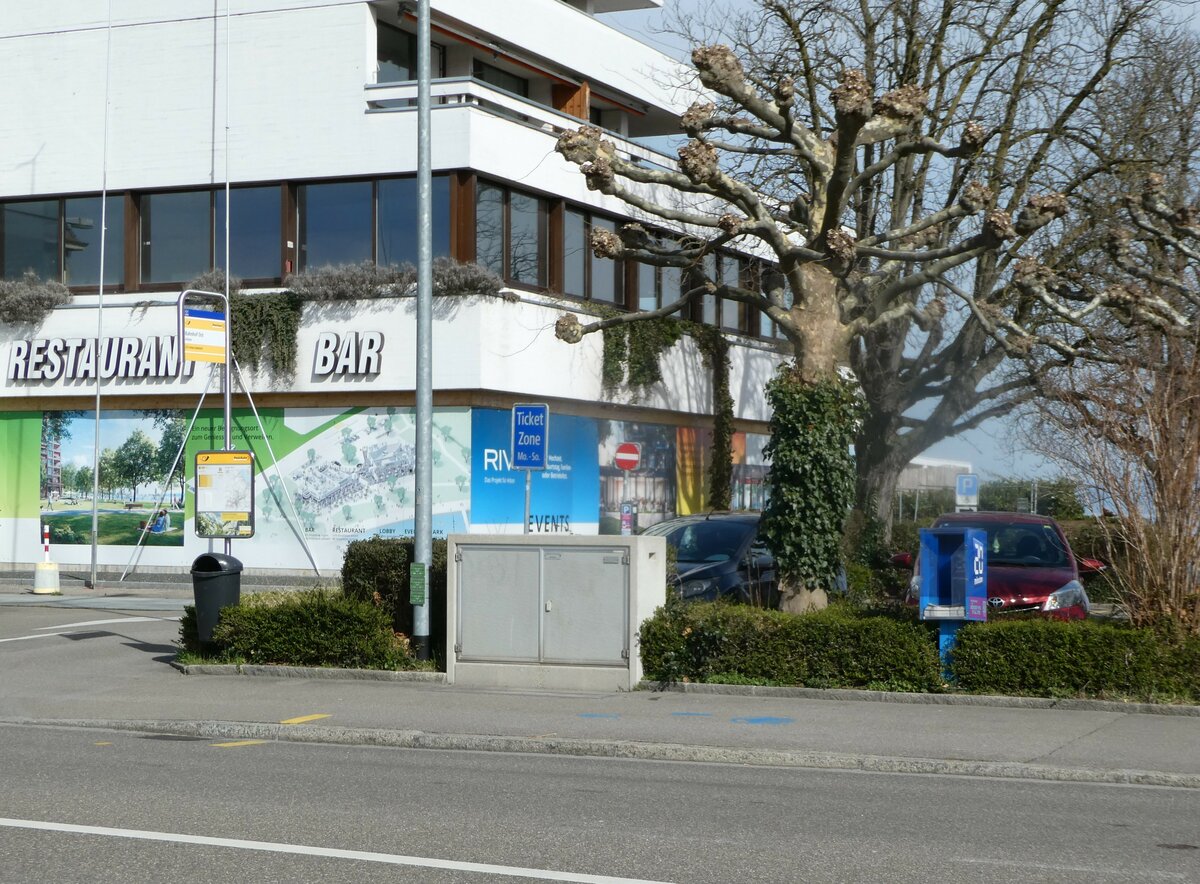 (247'381) - PostAuto-Haltestelle am 17. Mrz 2023 beim Bahnhof Arbon