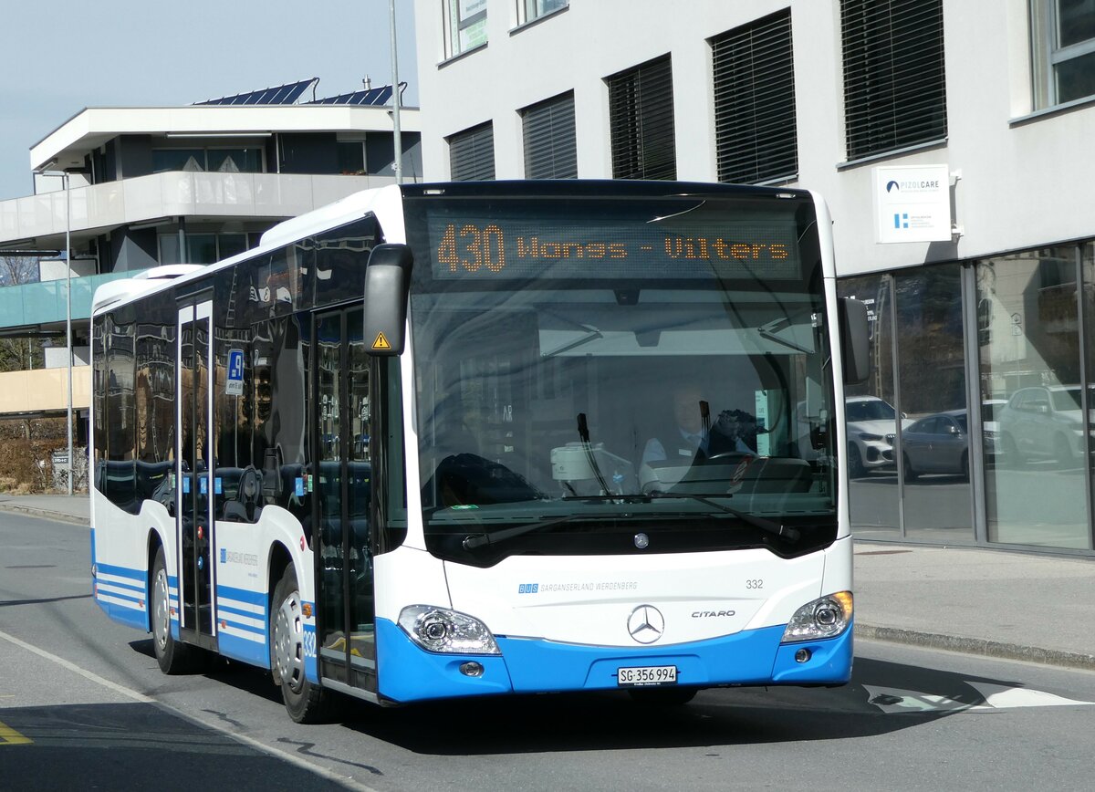 (247'490) - BSW Sargans - Nr. 332/SG 356'994 - Mercedes am 21. Mrz 2023 beim Bahnhof Sargans