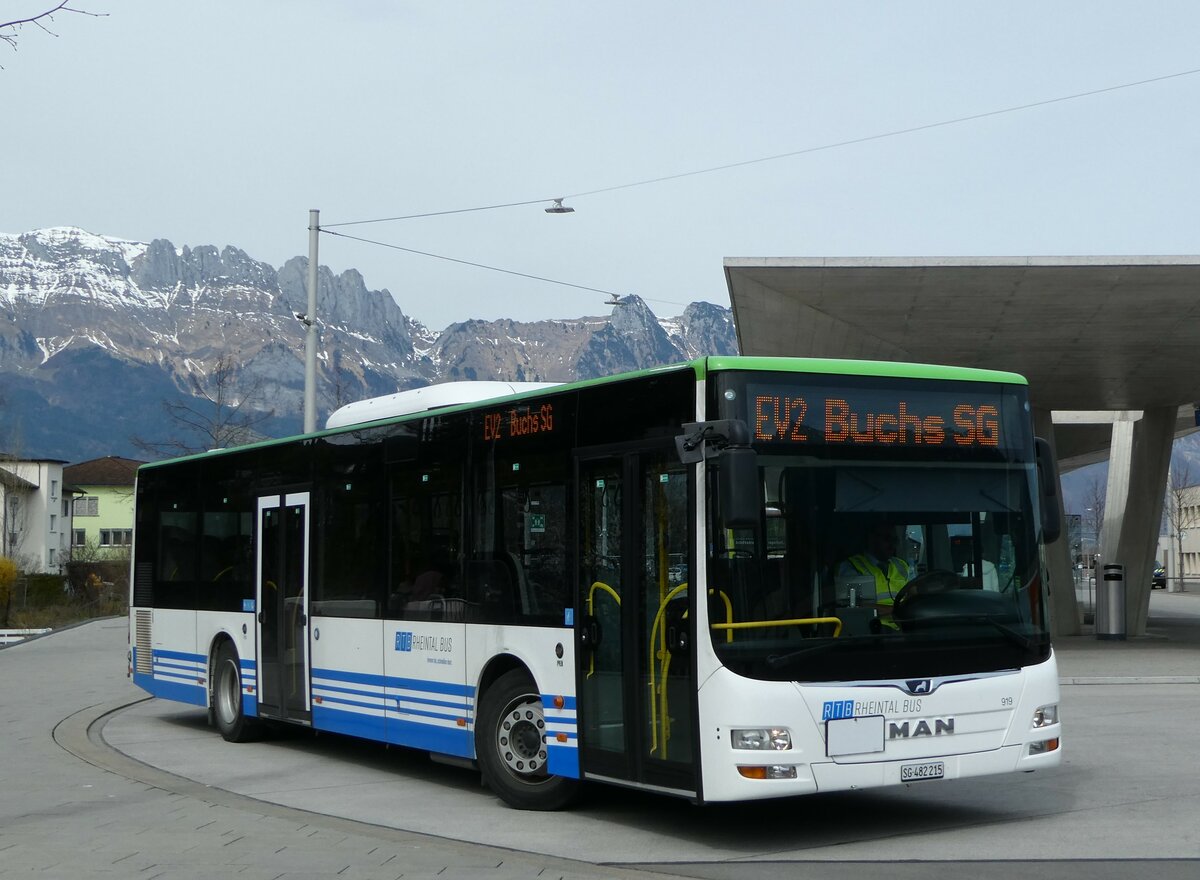 (247'505) - RTB Altsttten - Nr. 919/SG 482'215 - MAN (ex PostBus/A BD 15'352) am 21. Mrz 2023 beim Bahnhof Buchs