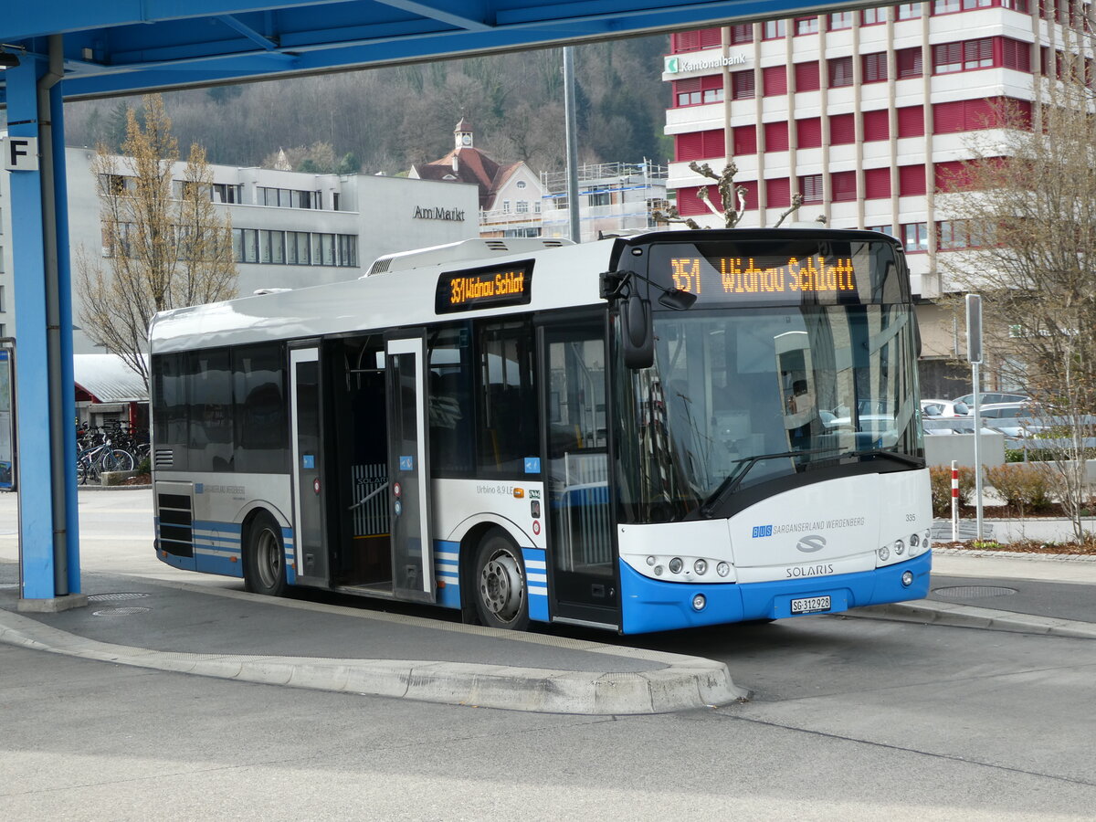 (247'535) - BSW Sargans - Nr. 335/SG 312'928 - Solaris am 21. Mrz 2023 beim Bahnhof Heerbrugg