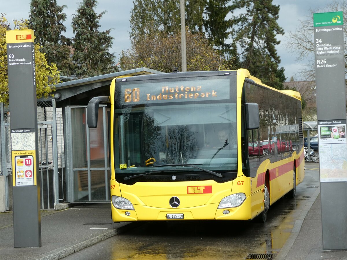 (247'878) - BLT Oberwil - Nr. 67/BL 135'428 - Mercedes am 30. Mrz 2023 in Bottmingen, Schloss