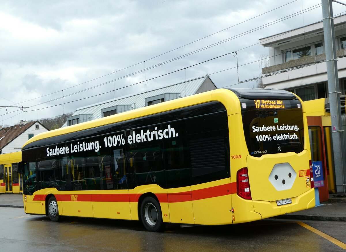 (247'881) - BLT Oberwil - Nr. 1003/BL 221'733 - Mercedes am 30. Mrz 2023 in Bottmingen, Schloss